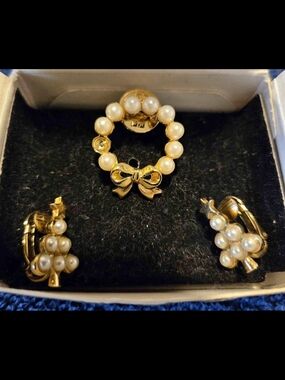 Avon Gold-Tone Pearl Wreath Pin with Matching Clip-On Earrings